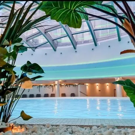 Hanza Tower Downtown 20 & Pool Appartamento