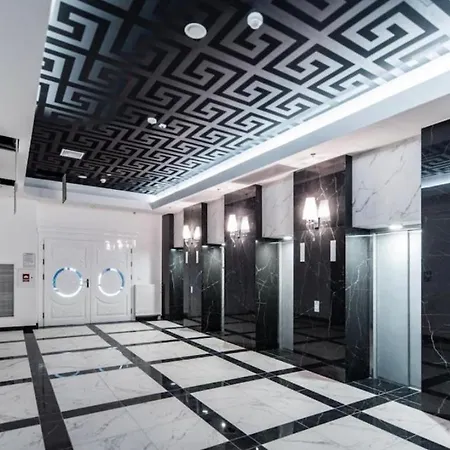 Hanza Tower Downtown 20 & Pool *
